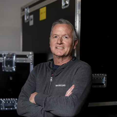 item.cover?.alt || ''