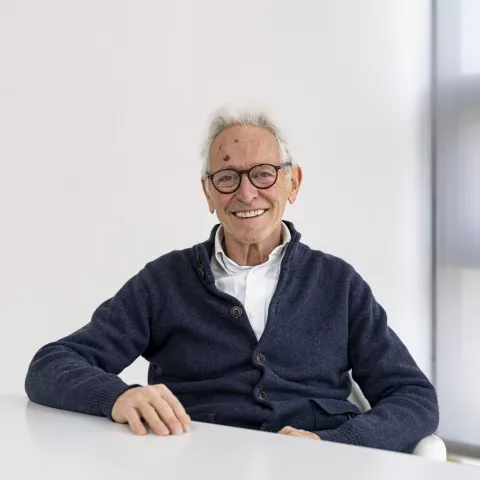 item.cover?.alt || ''