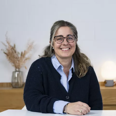 item.cover?.alt || ''