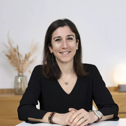 item.cover?.alt || ''