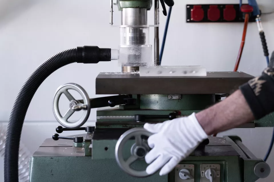 item.image?.alt || ''