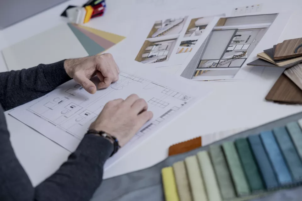 item.image?.alt || ''